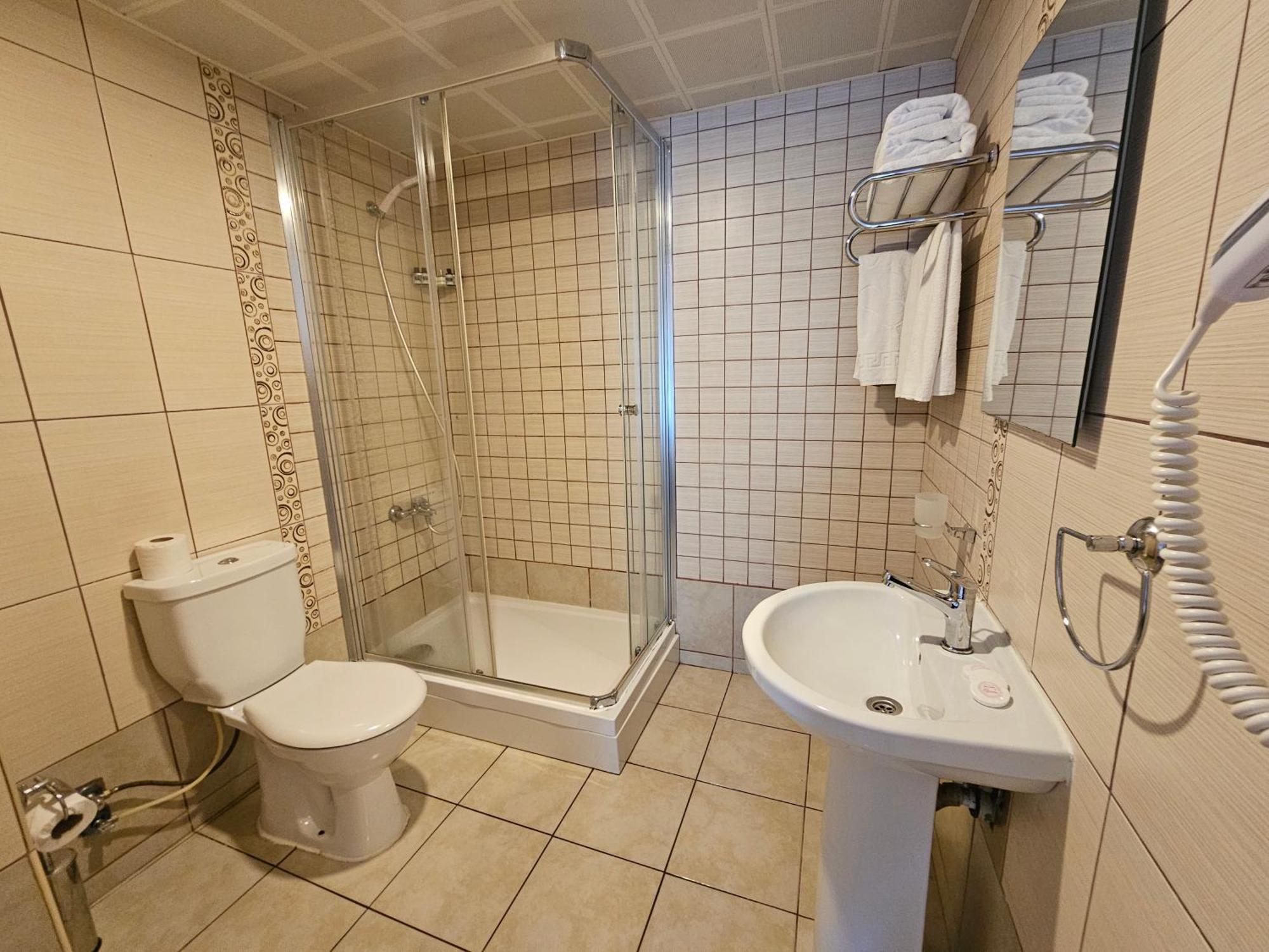 Park Palace Hotel Kyrenia  Ngoại thất bức ảnh