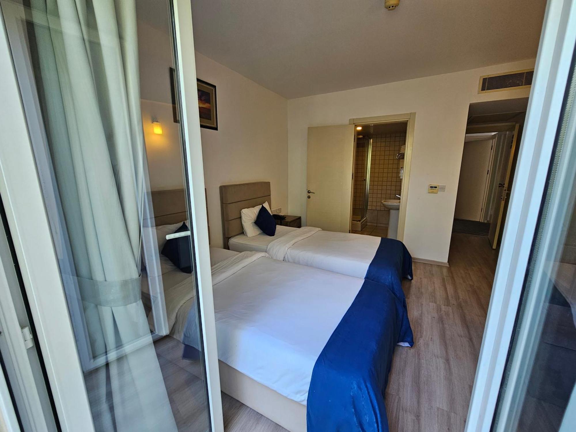 Park Palace Hotel Kyrenia  Ngoại thất bức ảnh